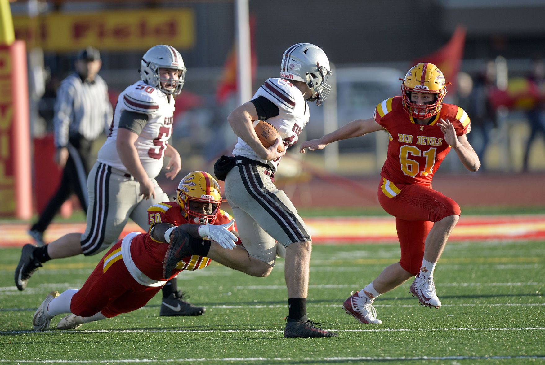 Red Devils best Illinois Valley Central